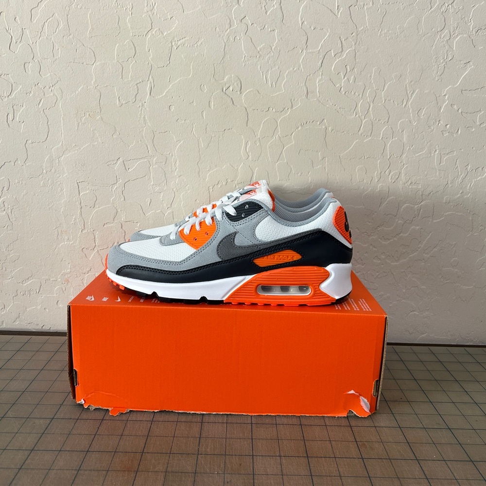 Nike Air Max 90 ‘Summit White Safety Orange Dark Smoke Grey’